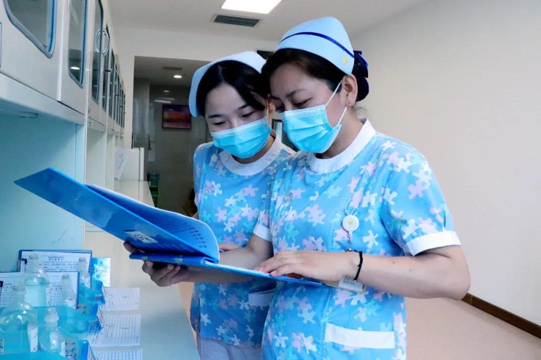 把人病当己病 视病人如亲人——走近陕西省优质护理先进个人、我院优秀护士长武园园(图4)