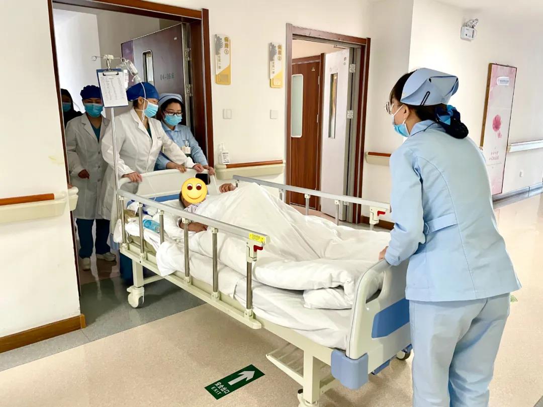 杏林春暖 ▏女子患病3年肚子大如孕妇 医生成功取出12斤巨大肿瘤(图3)