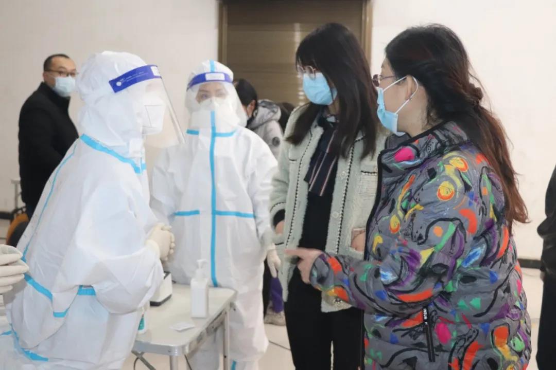 弘扬抗疫精神 点赞抗疫英雄 ▏西安经开妇幼医院组建核酸采样队参与疫情防控(图9)