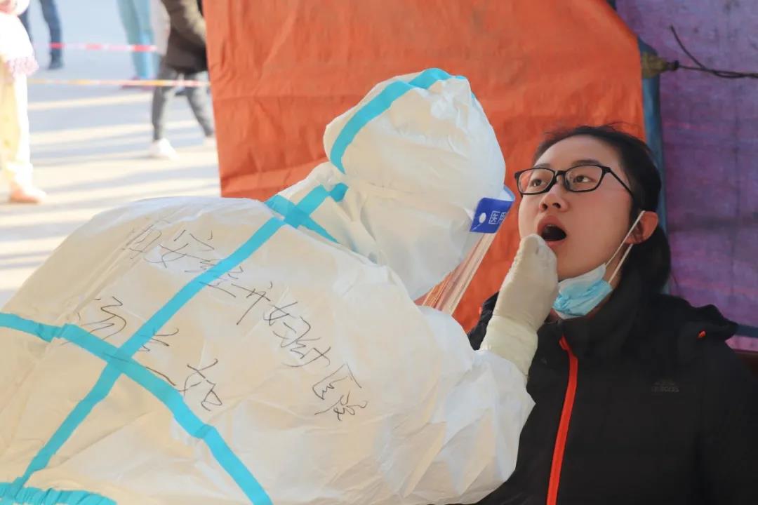 弘扬抗疫精神 点赞抗疫英雄 ▏西安经开妇幼医院组建核酸采样队参与疫情防控(图16)
